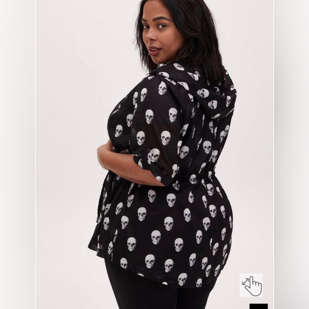 Torrid Womens Skull print Voile Anorak SZ 0 Plus size Hoodie